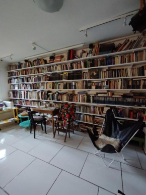 Casa Gorrión escarlata